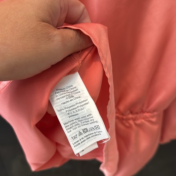 J. Crew V-neck button-detail Satin Peach peplum Top Blouse Career Sz 0 - Picture 4 of 4